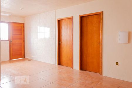 Sala  de casa de condomínio para alugar com 2 quartos, 52m² em Niterói, Canoas