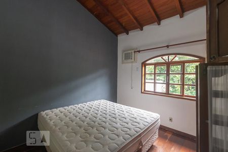 Casa à venda com 300m², 6 quartos e 3 vagasSuíte 2