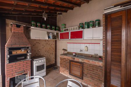 Casa à venda com 300m², 6 quartos e 3 vagasChurrasqueira