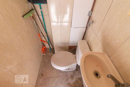 Casa à venda com 300m², 6 quartos e 3 vagasBanheiro de Serviço