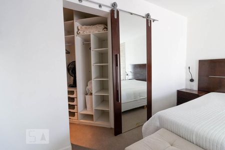 Apartamento para alugar com 70m², 1 quarto e 1 vagaQuarto - Armários