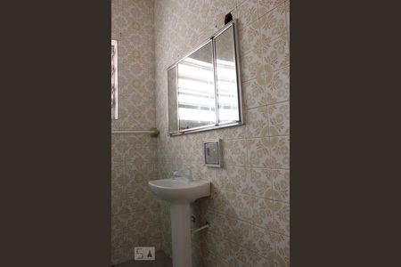 Casa à venda com 180m², 5 quartos e 2 vagasBanheiro