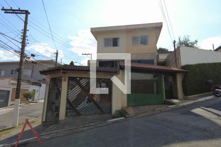 Casa à venda com 98m², 3 quartos e 2 vagasFachada