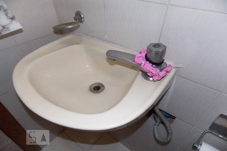 Casa à venda com 191m², 4 quartos e 3 vagas Casa à venda com 191m², 4 quartos e 3 vagasPia