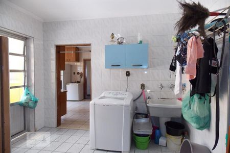 Casa à venda com 191m², 4 quartos e 3 vagas Casa à venda com 191m², 4 quartos e 3 vagasÁrea de Serviço