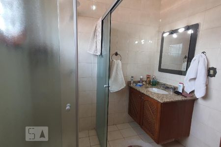 Casa à venda com 191m², 4 quartos e 3 vagas Casa à venda com 191m², 4 quartos e 3 vagasBanheiro da Suíte 1