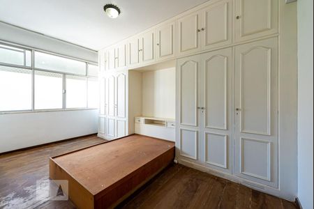 Apartamento à venda com 135m², 4 quartos e 1 vaga Apartamento à venda com 135m², 4 quartos e 1 vagaSuíte