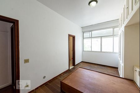 Apartamento à venda com 135m², 4 quartos e 1 vaga Apartamento à venda com 135m², 4 quartos e 1 vagaSuíte
