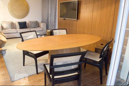 Studio à venda com 89m², 1 quarto e 2 vagas Studio à venda com 89m², 1 quarto e 2 vagasSala de Estar