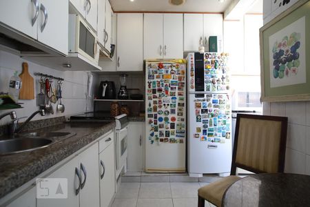 Apartamento à venda com 83m², 2 quartos e sem vagaCozinha