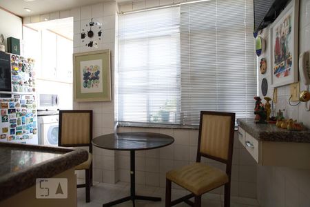 Apartamento à venda com 83m², 2 quartos e sem vagaCozinha