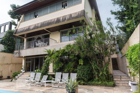 Casa à venda com 520m², 4 quartos e 4 vagas Casa à venda com 520m², 4 quartos e 4 vagasÁrea Externa