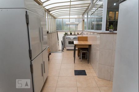 Casa à venda com 520m², 4 quartos e 4 vagas Casa à venda com 520m², 4 quartos e 4 vagasÁrea de Serviço