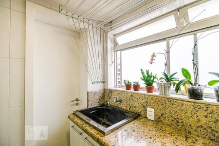 Apartamento para alugar com 155m², 2 quartos e 3 vagas Apartamento para alugar com 155m², 2 quartos e 3 vagasÁrea de Serviço