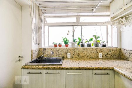 Apartamento para alugar com 155m², 2 quartos e 3 vagas Apartamento para alugar com 155m², 2 quartos e 3 vagasÁrea de Serviço