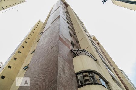 Apartamento para alugar com 155m², 2 quartos e 3 vagas Apartamento para alugar com 155m², 2 quartos e 3 vagasFachada