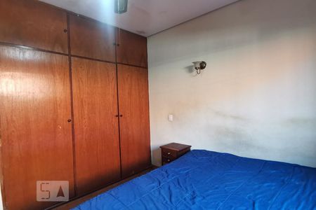 Casa à venda com 240m², 2 quartos e 2 vagas Casa à venda com 240m², 2 quartos e 2 vagasQuarto-2