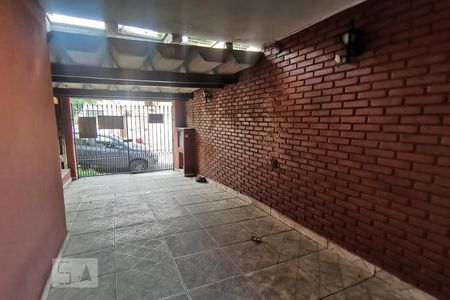 Casa à venda com 240m², 2 quartos e 2 vagas Casa à venda com 240m², 2 quartos e 2 vagasGaragem