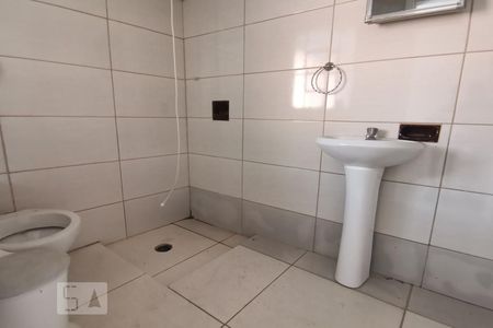 Casa à venda com 240m², 2 quartos e 2 vagas Casa à venda com 240m², 2 quartos e 2 vagasBanheiro de Serviço
