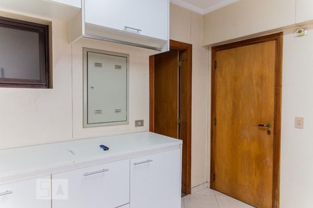 Apartamento à venda com 194m², 4 quartos e 3 vagas Apartamento à venda com 194m², 4 quartos e 3 vagasÁrea de Serviço