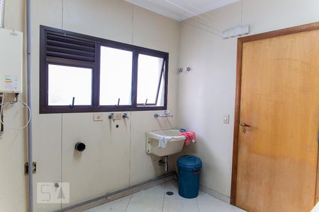 Apartamento à venda com 194m², 4 quartos e 3 vagas Apartamento à venda com 194m², 4 quartos e 3 vagasÁrea de Serviço