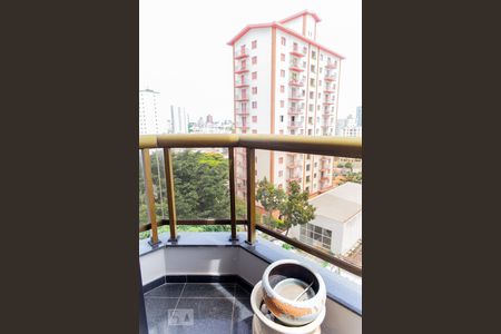 Apartamento à venda com 194m², 4 quartos e 3 vagas Apartamento à venda com 194m², 4 quartos e 3 vagasVaranda da Suíte 2