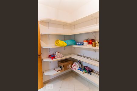 Apartamento à venda com 194m², 4 quartos e 3 vagas Apartamento à venda com 194m², 4 quartos e 3 vagasQuarto de Serviço