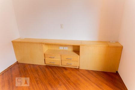 Apartamento à venda com 194m², 4 quartos e 3 vagas Apartamento à venda com 194m², 4 quartos e 3 vagasArmário