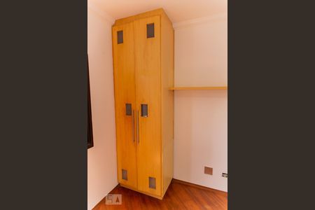 Apartamento à venda com 194m², 4 quartos e 3 vagas Apartamento à venda com 194m², 4 quartos e 3 vagasArmário