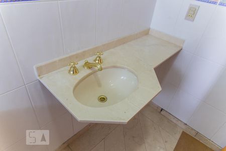 Apartamento à venda com 194m², 4 quartos e 3 vagas Apartamento à venda com 194m², 4 quartos e 3 vagasPia