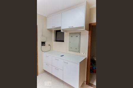 Apartamento à venda com 194m², 4 quartos e 3 vagas Apartamento à venda com 194m², 4 quartos e 3 vagasArmário