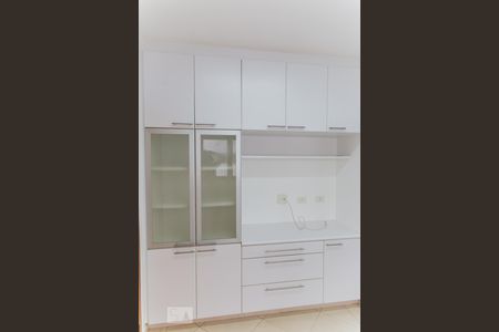 Apartamento à venda com 194m², 4 quartos e 3 vagas Apartamento à venda com 194m², 4 quartos e 3 vagasArmário