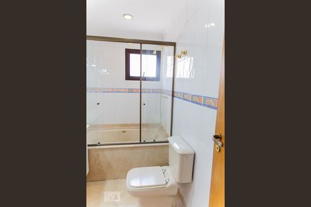 Apartamento à venda com 194m², 4 quartos e 3 vagas Apartamento à venda com 194m², 4 quartos e 3 vagasBanheiro da Suíte 3