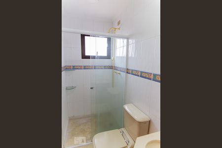 Apartamento à venda com 194m², 4 quartos e 3 vagas Apartamento à venda com 194m², 4 quartos e 3 vagasBanheiro da Suíte 1