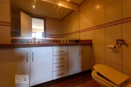 Apartamento à venda com 490m², 4 quartos e 4 vagasBanheiro da Suíte 1