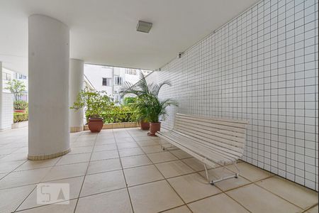 Apartamento à venda com 76m², 2 quartos e 1 vagaEntrada Social