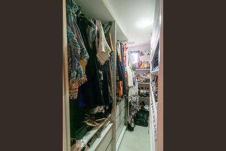 Apartamento à venda com 130m², 3 quartos e 3 vagas Apartamento à venda com 130m², 3 quartos e 3 vagasCloset