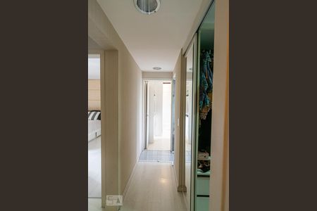 Apartamento à venda com 130m², 3 quartos e 3 vagas Apartamento à venda com 130m², 3 quartos e 3 vagasCorredor