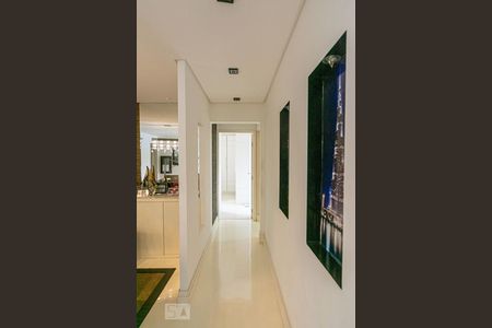 Apartamento à venda com 130m², 3 quartos e 3 vagas Apartamento à venda com 130m², 3 quartos e 3 vagasCorredor