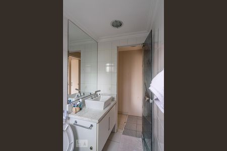 Apartamento à venda com 130m², 3 quartos e 3 vagas Apartamento à venda com 130m², 3 quartos e 3 vagasBanheiro