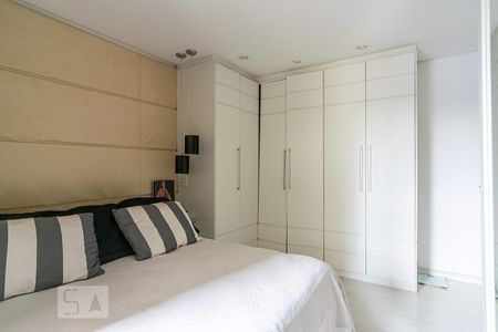 Apartamento à venda com 130m², 3 quartos e 3 vagas Apartamento à venda com 130m², 3 quartos e 3 vagasSuíte