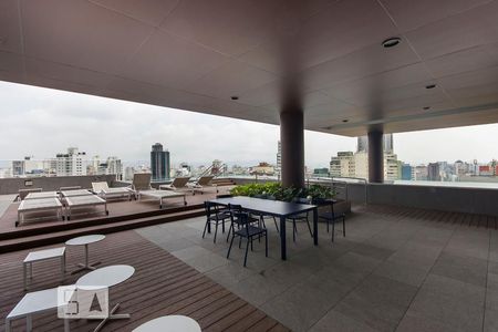 Apartamento à venda com 50m², 1 quarto e 1 vaga Apartamento à venda com 50m², 1 quarto e 1 vagaÁrea comum - Piscina