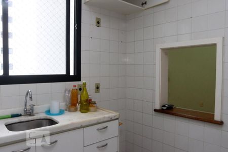 Apartamento à venda com 80m², 2 quartos e 1 vagaCozinha e Área de Serviço