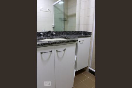 Apartamento à venda com 80m², 2 quartos e 1 vagaBanheiro da Suíte 1 