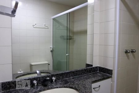 Apartamento à venda com 80m², 2 quartos e 1 vagaBanheiro da Suíte 1 