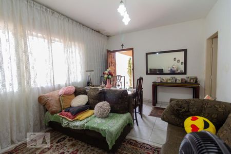 Casa à venda com 190m², 4 quartos e 2 vagas Casa à venda com 190m², 4 quartos e 2 vagasSala 2