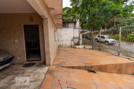 Casa à venda com 190m², 4 quartos e 2 vagas Casa à venda com 190m², 4 quartos e 2 vagasGaragem