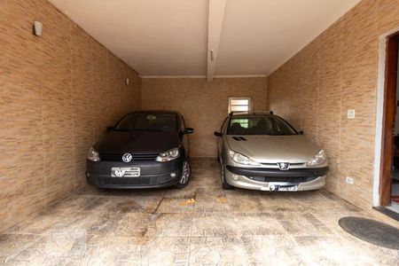 Casa à venda com 190m², 4 quartos e 2 vagas Casa à venda com 190m², 4 quartos e 2 vagasGaragem