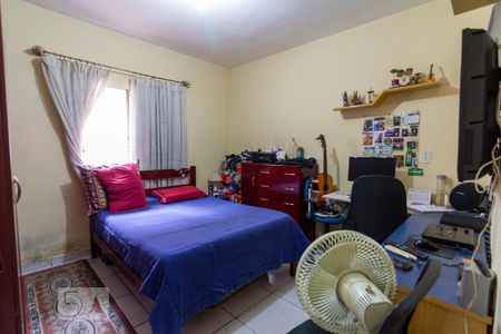 Casa à venda com 190m², 4 quartos e 2 vagas Casa à venda com 190m², 4 quartos e 2 vagasQuarto 2