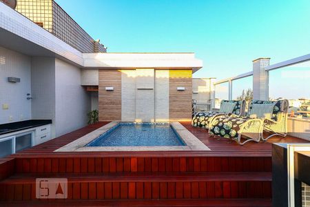 Apartamento à venda com 360m², 5 quartos e 3 vagas Apartamento à venda com 360m², 5 quartos e 3 vagasÁrea comum - Piscina